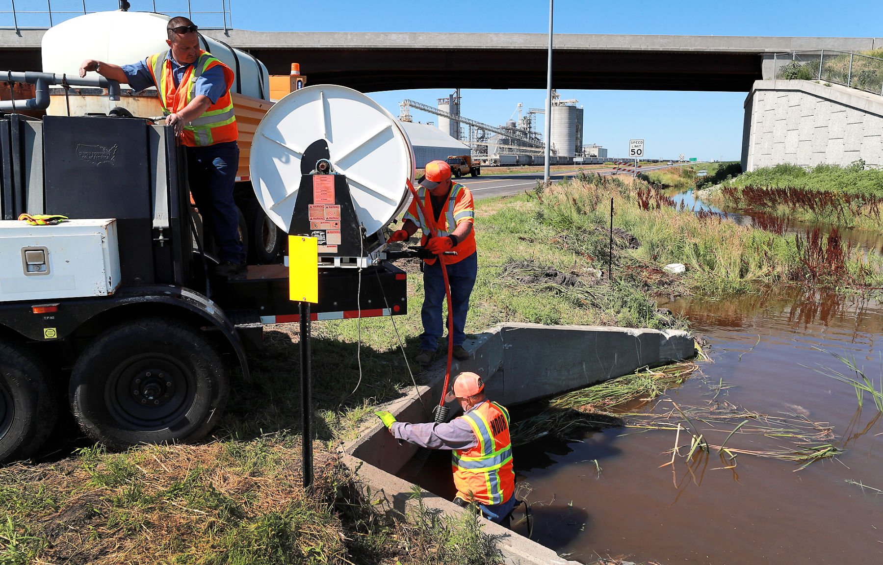 071119_WRFloodingPrep06_bjs.JPG